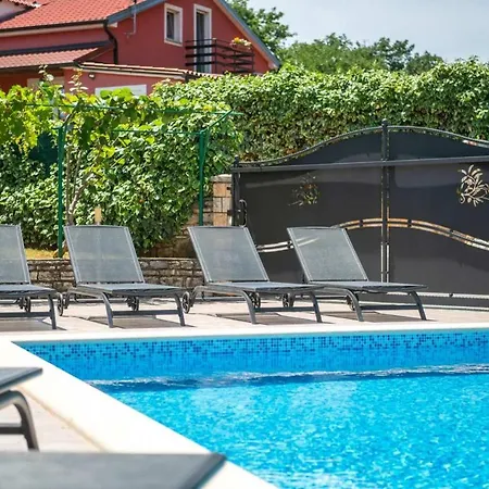 Viktori Hébergement de vacances