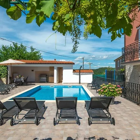 Hébergement de vacances Viktori Rovinjsko Selo