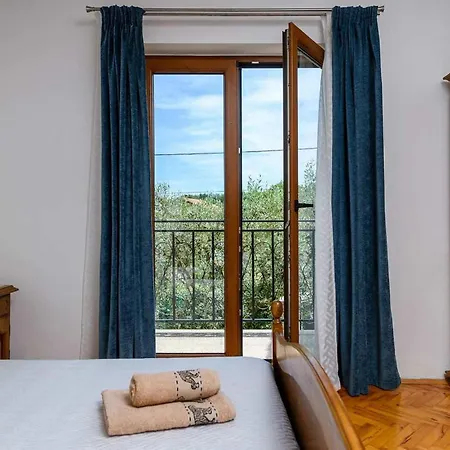 Holiday home Viktori *