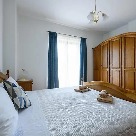 Holiday home Viktori