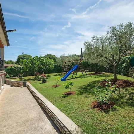 Holiday home Viktori *
