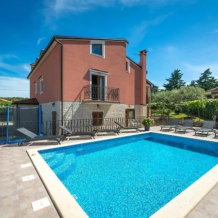 Holiday home Viktori *